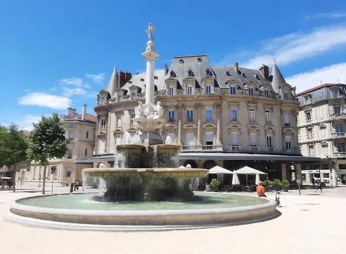 Hyper Centre De - N32 Valence